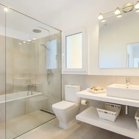 Lucia B17 By Book Menorca Santo Tomás